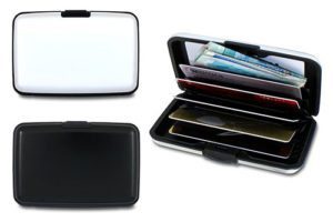 “פקטו” מארז פלסטי לכרטיסי אשראי/כרטיסי ביקור